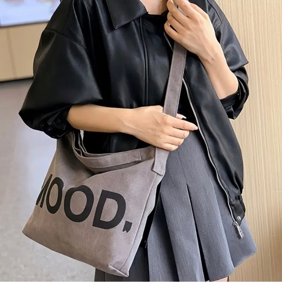 Canvas Spacious Multi-Layer Shoulder Handbag in Color Gray ๐ BEST IN BAGS HP ๐ - Picture 5 of 12